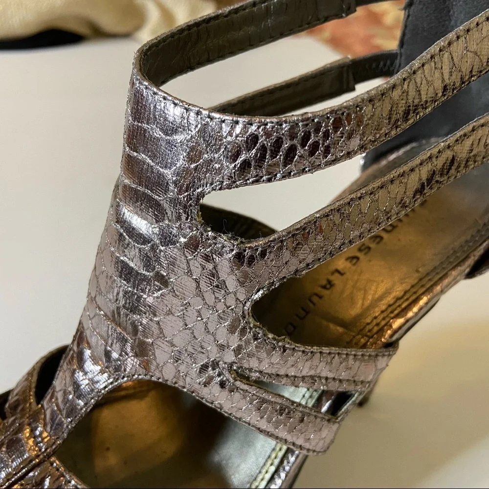 Metallic Heels Snake Skin Print Size 9 - Picture 6 of 10
